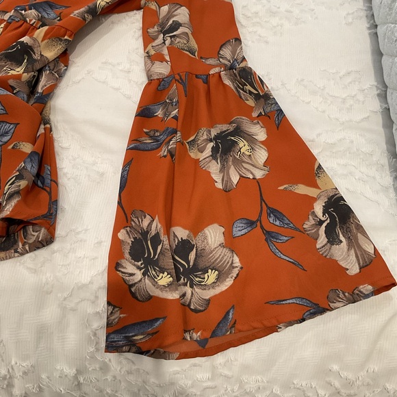 🔴M GIRLS V BACK FLORAL TOP🔴 - Picture 7 of 9